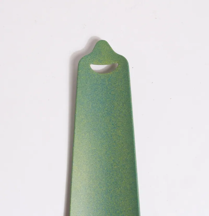 Shoe horn, flat view